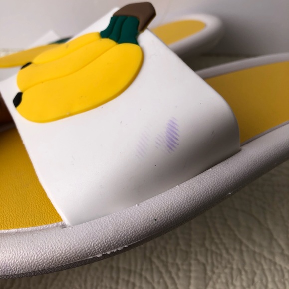 BANANAS beach slippers white and yellow BNWT - Picture 3 of 3